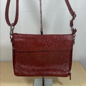 Gun Tote’n Mamas Red Embossed Leather Concealed Carry Crossbody Bag
